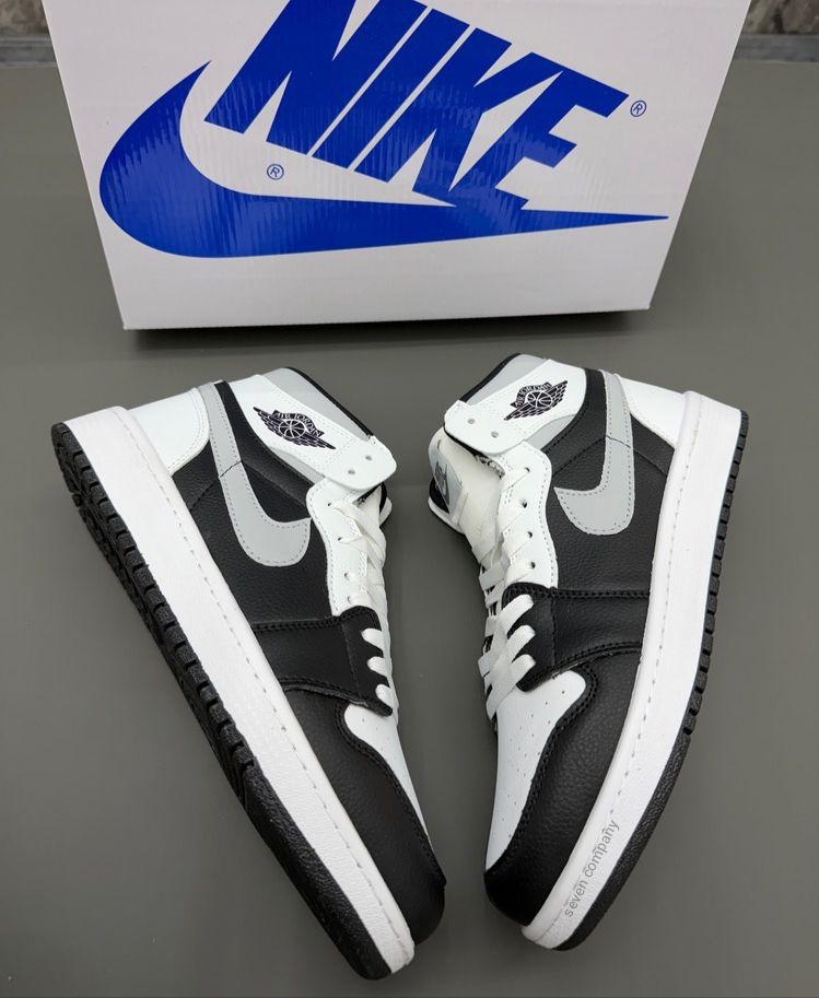 nike-black-sneakers.jpg
