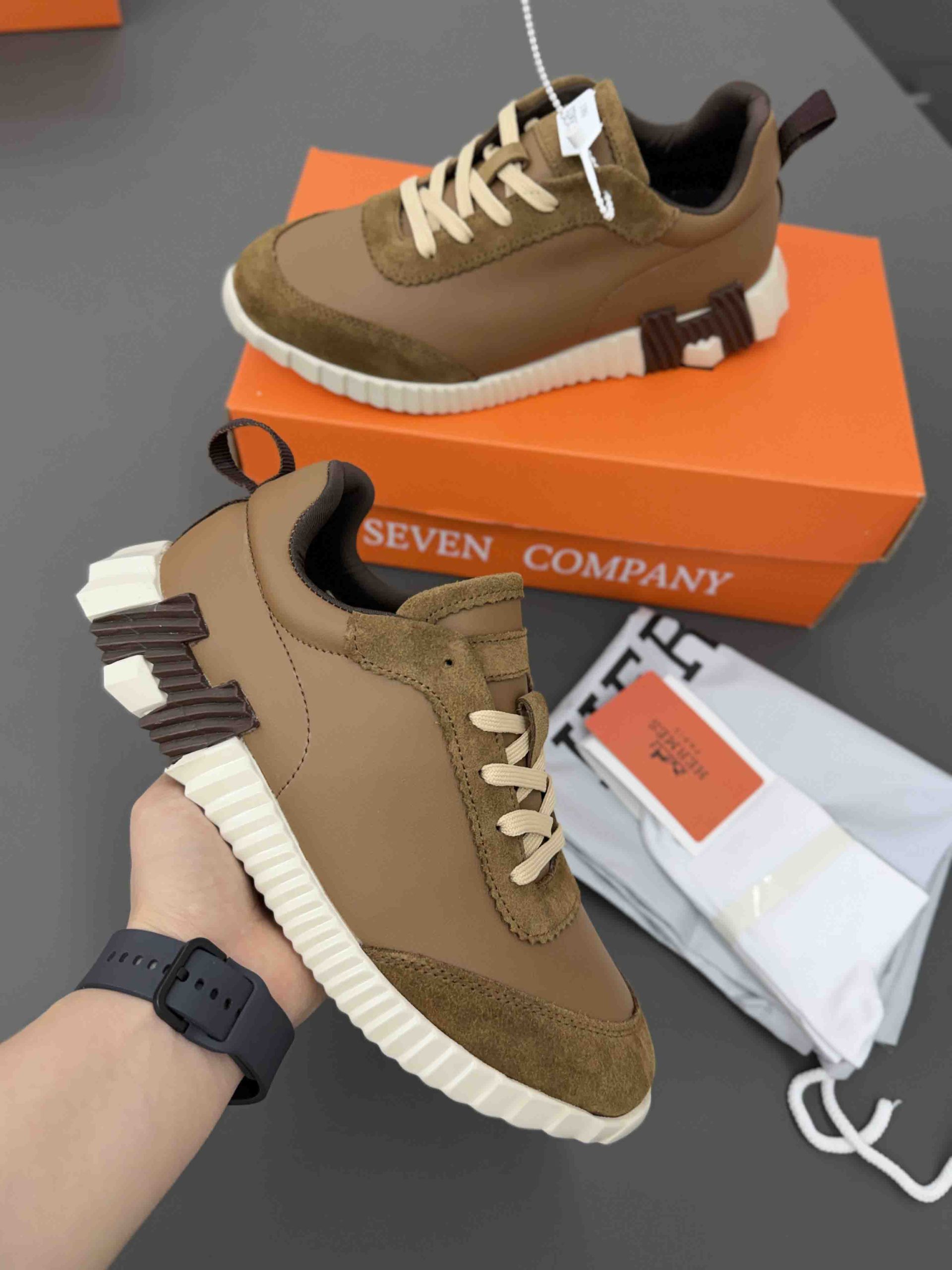 hermes-bounce-style-caramel-tan-sneakers کتانی اسپرت مردانه طرح هرمس مدل بونس کاراملی